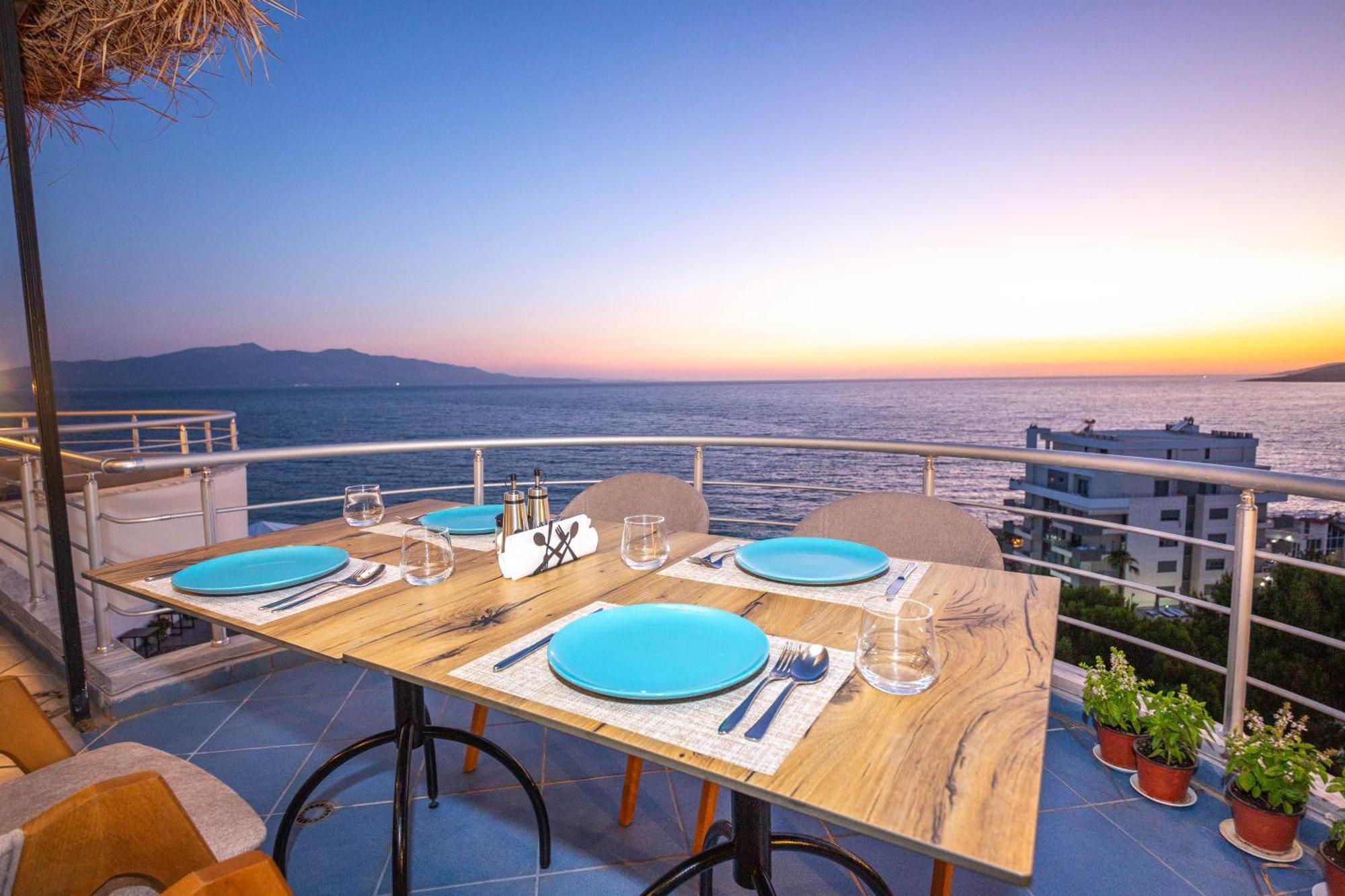 Hotel Sea Breeze Саранда Экстерьер фото