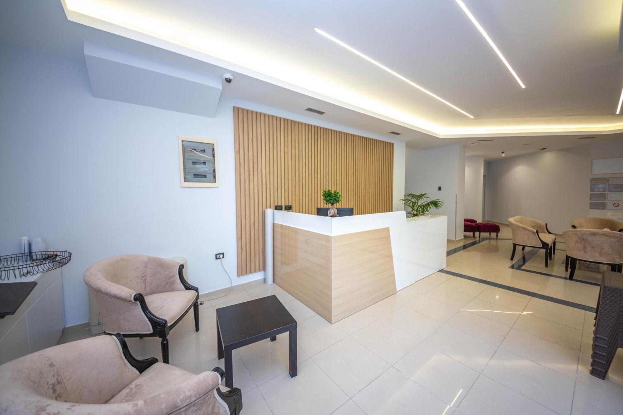 Hotel Sea Breeze Саранда Экстерьер фото